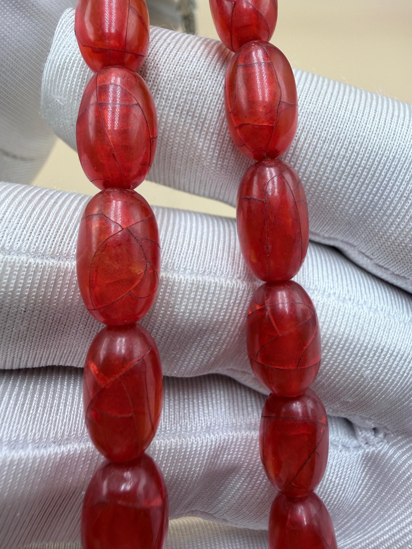 مسباح خام جيكي مكرك أنتيك، من خراطة شعبان الأب، عمر المسباح أكثر من 80 سنة.
Antique raw Jiki Makrak Misbah, by Shaban Al-Ab (master turner), over 80 years old.