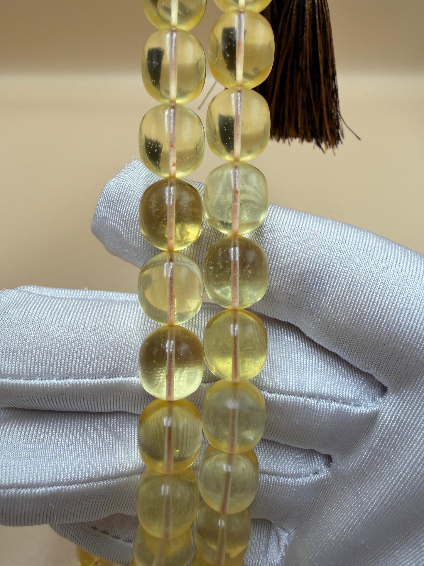 مسباح كهرمان كبس كولمبي، قوالب.
Pressed Colombian Amber Misbah, Molded Style.