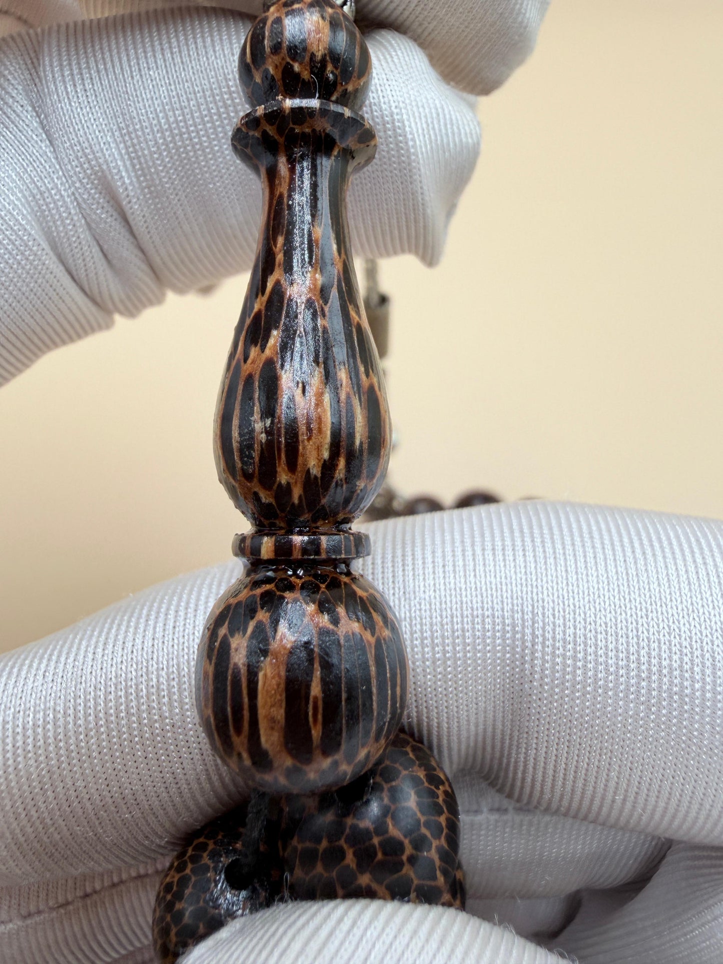 مسباح خشب النمر
قطعة نادرة
 Rare Tigerwood Misbaha