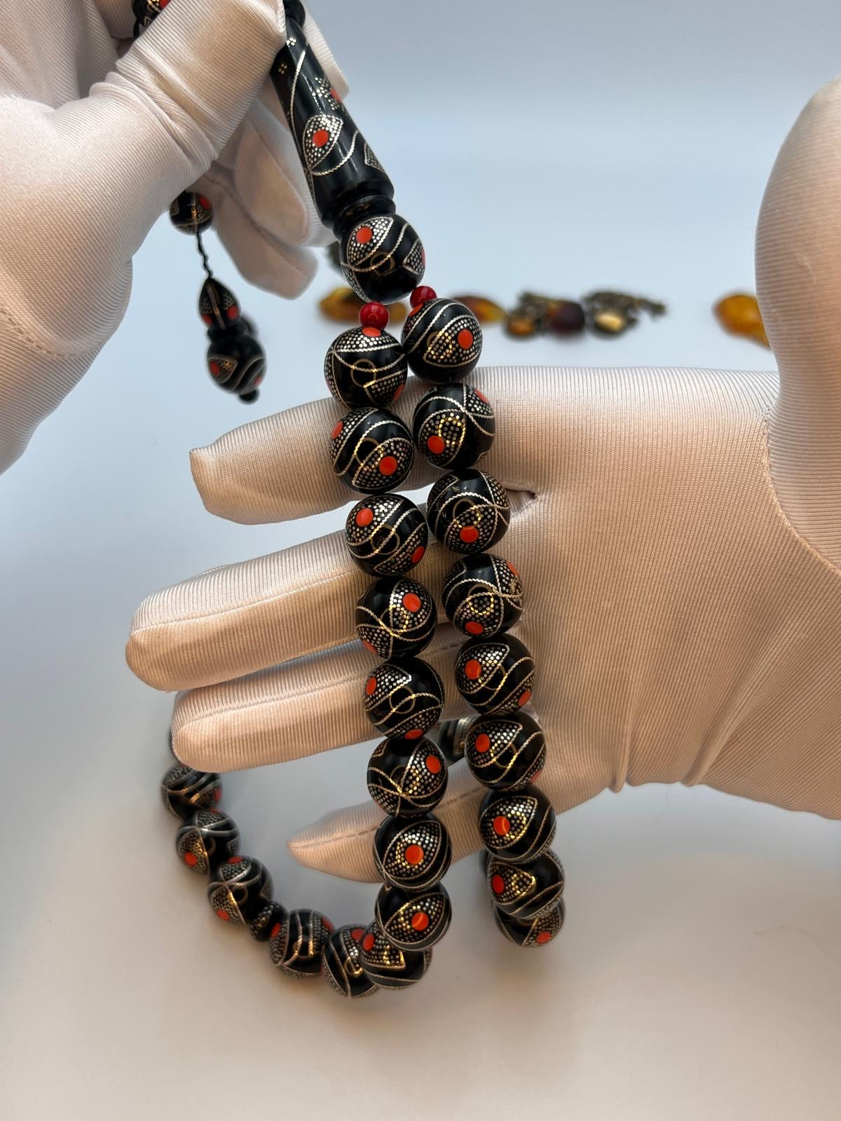 يسر بحر احمر حجم جامبو تطعيم فضة و مرجان Jumbo Red Sea Yusr Misbaha, inlaid with silver and accented with natural coral spacers.